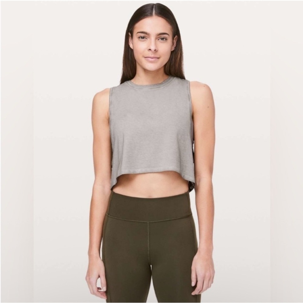 NWT Lululemon muscle love crop tank *fade in WDFC Size 10